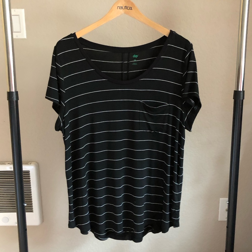 Women’s Size 1XL Black with White Stripes Tshirt